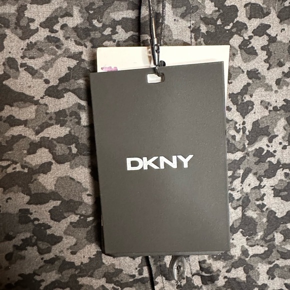 NWT DKNY Men’s Button Down Dress Shirt Size XL Black Gray - Picture 3 of 6